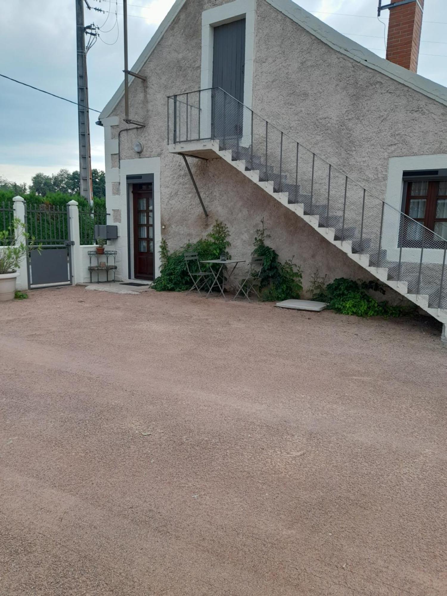 Maison Proche Le Pal 4Kms Thiel-sur-Acolin Екстериор снимка